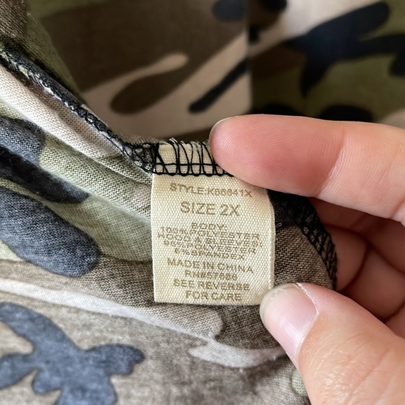 Camo button up hooded shirt - Picture 6 of 6